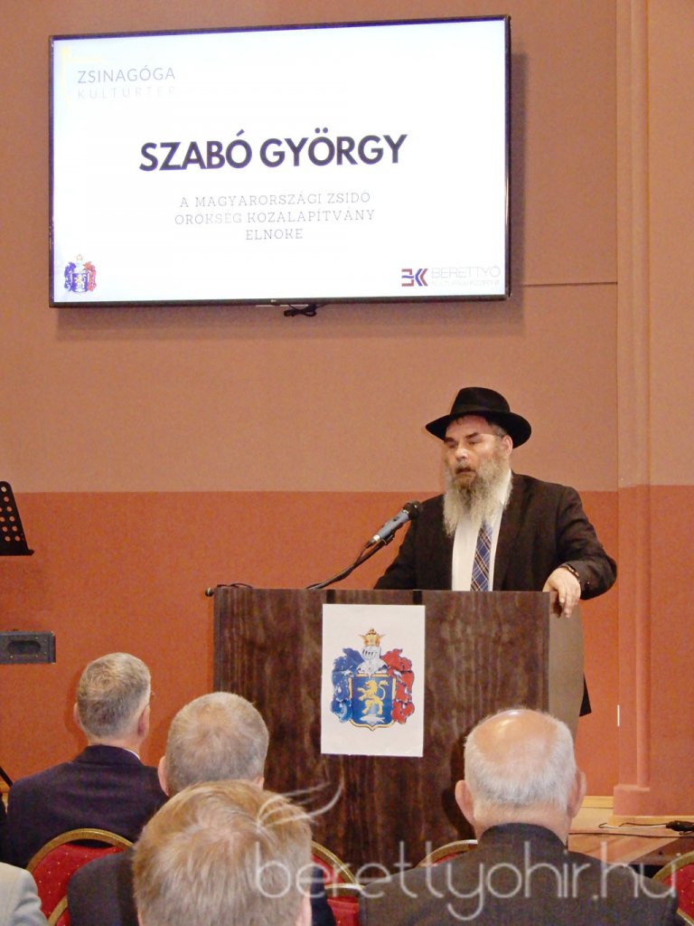 Átadták a felújított zsinagógát 45